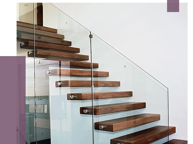 Стеклянные перила для лестницы в Рыбинске от 15092 руб.