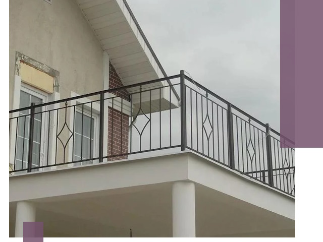 Изготовление балконных ограждений в Рыбинске из металла и стекла