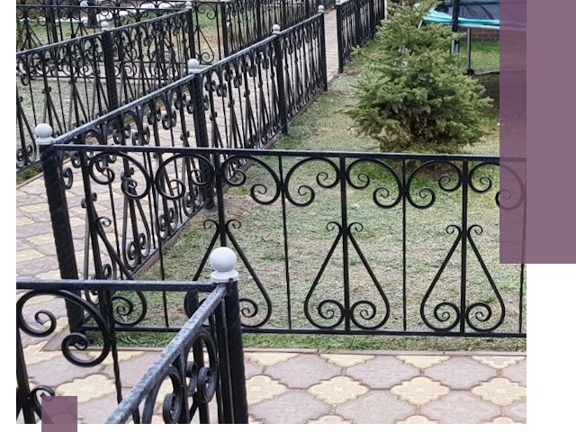 Кованые газонные ограждения под ключ в Рыбинске